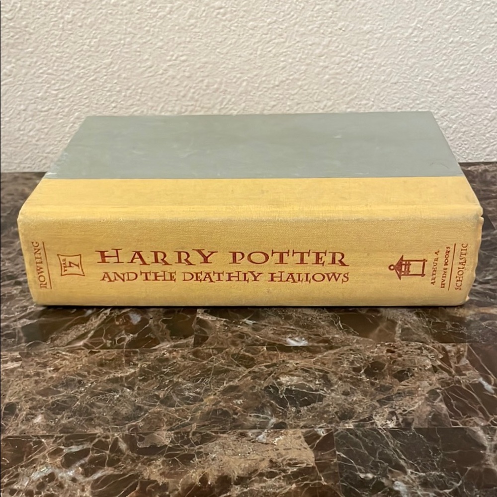 Harry Potter and the Deathly Hallows Years 7 Book